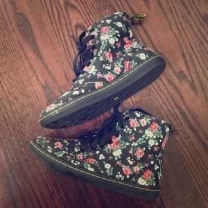 Floral Canvas S2016 Doc Martens size 6